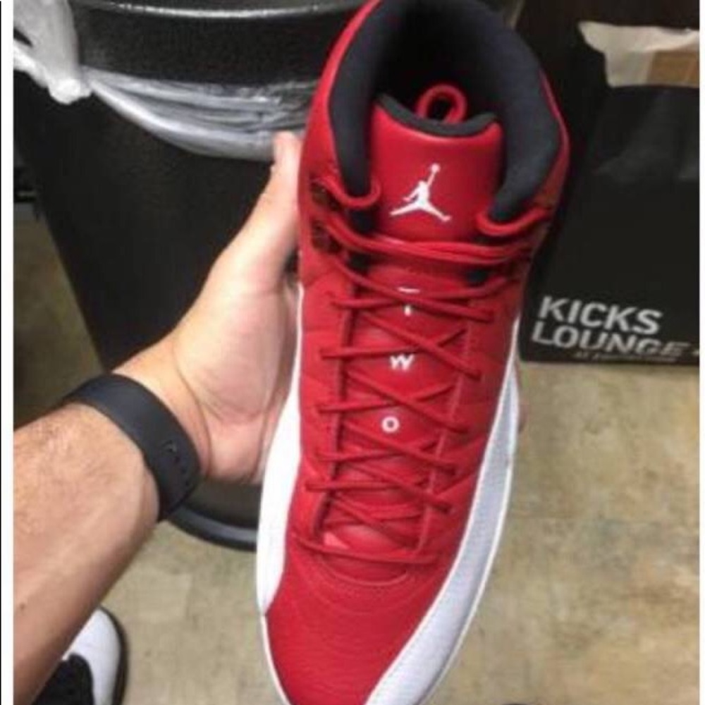 Jordan Retro 12 gym red
